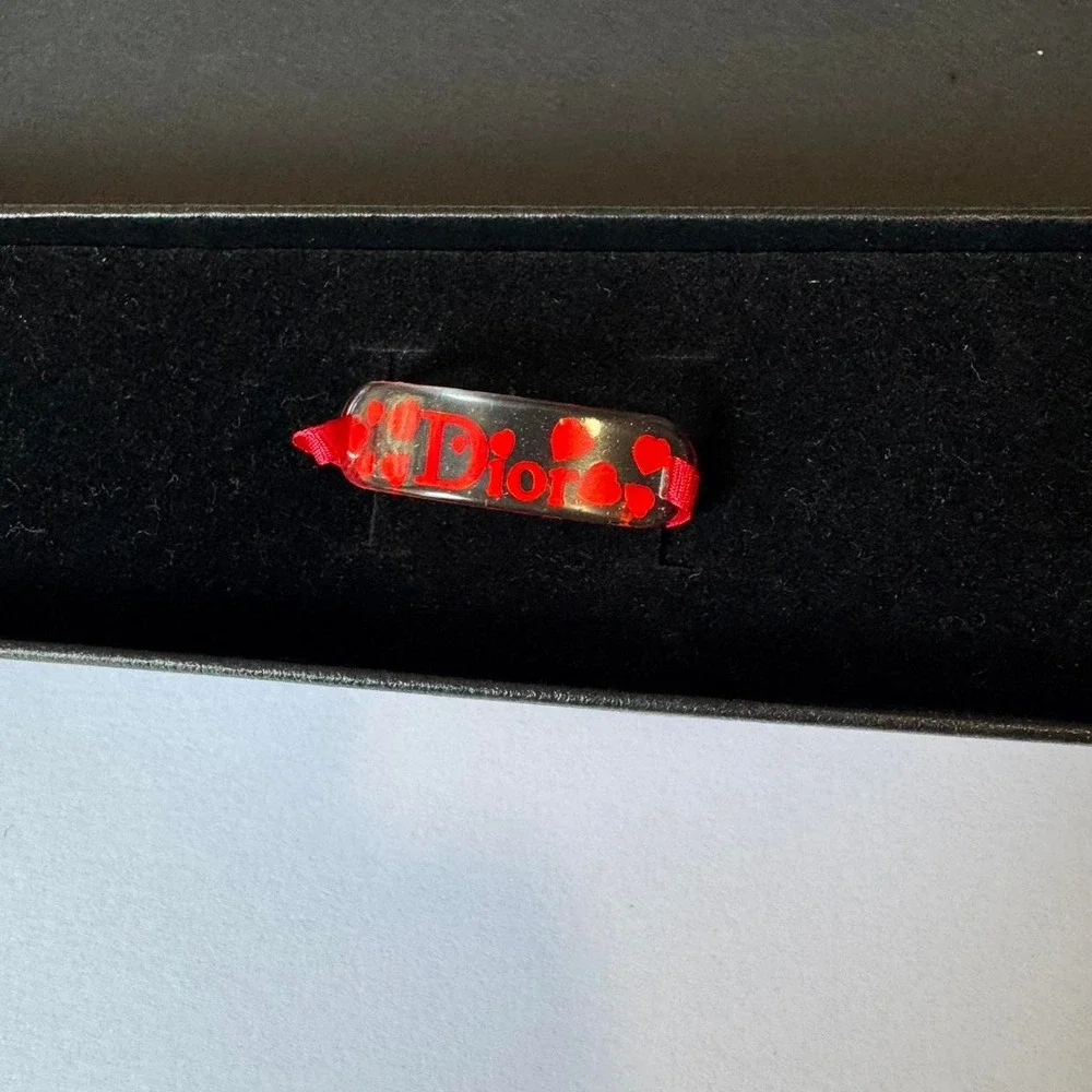 Dior heart lucite bracelet - Picture 2 of 4